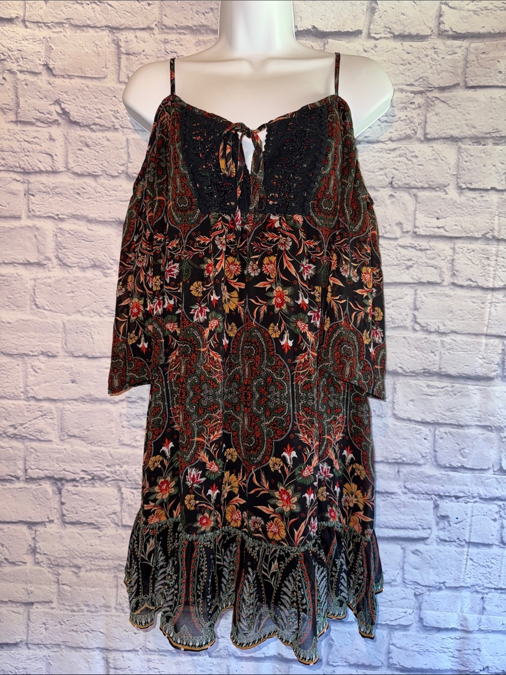Bohemian Black Floral Cold-Shoulder Dress Size Medium